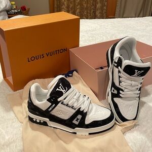 NIB Louis Vuitton Sneakers